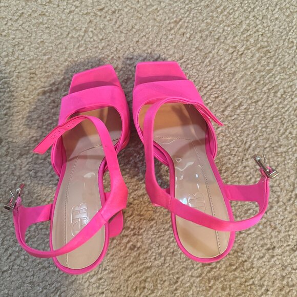 Shoes - Picture 6 of 6